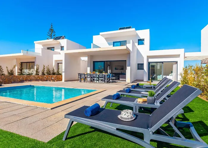 Elegant Villa, Private Pool,