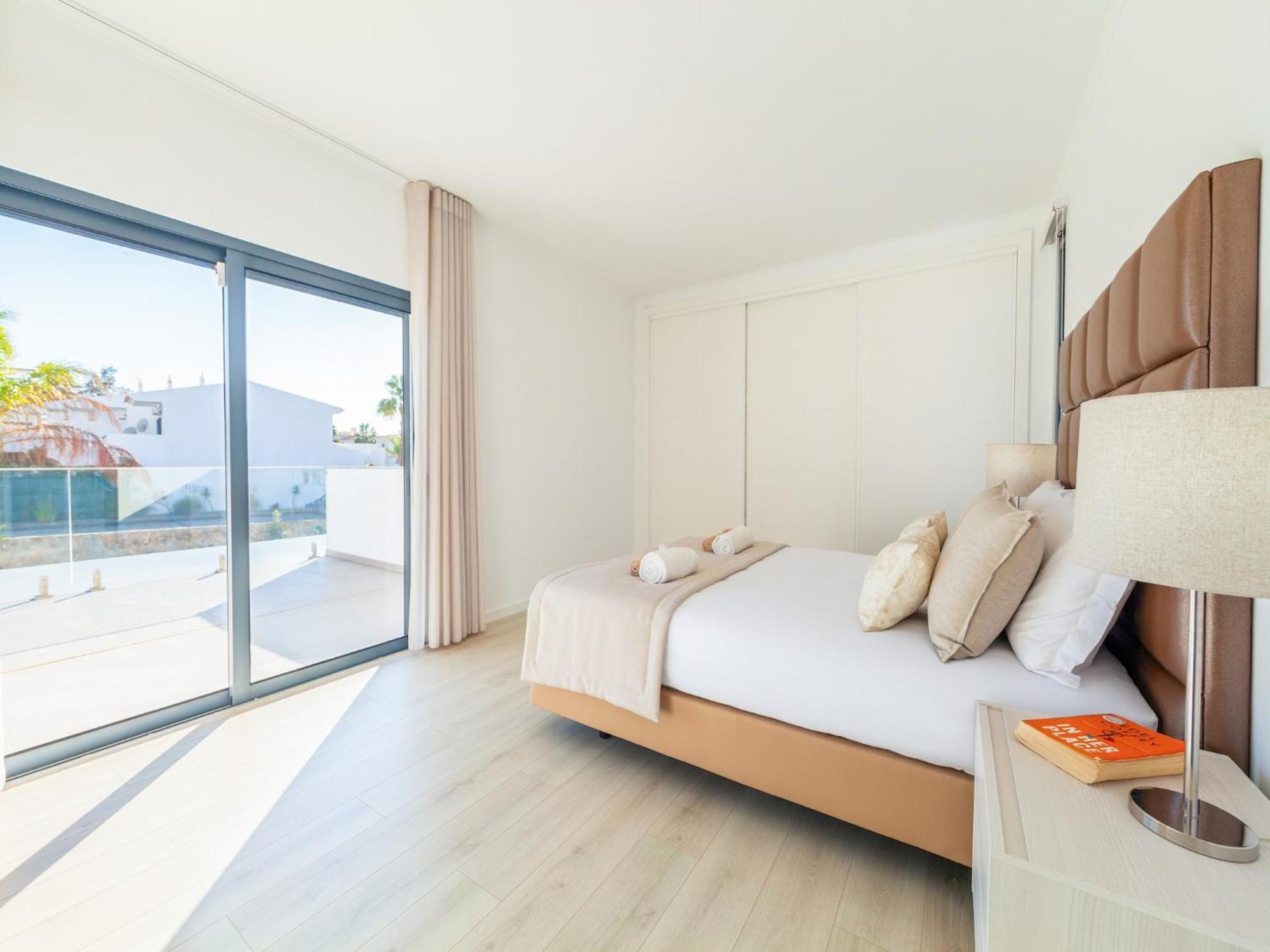 Elegant Villa, Private Pool, Albufeira
